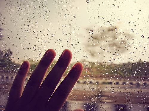 Hình ảnh mưa rơi buồn đẹp nhức nhối tới nao lòng